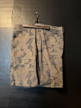 Men's Signature  By Levi Strauss Streetwear Camo Denim Shorts Size Large or 34w